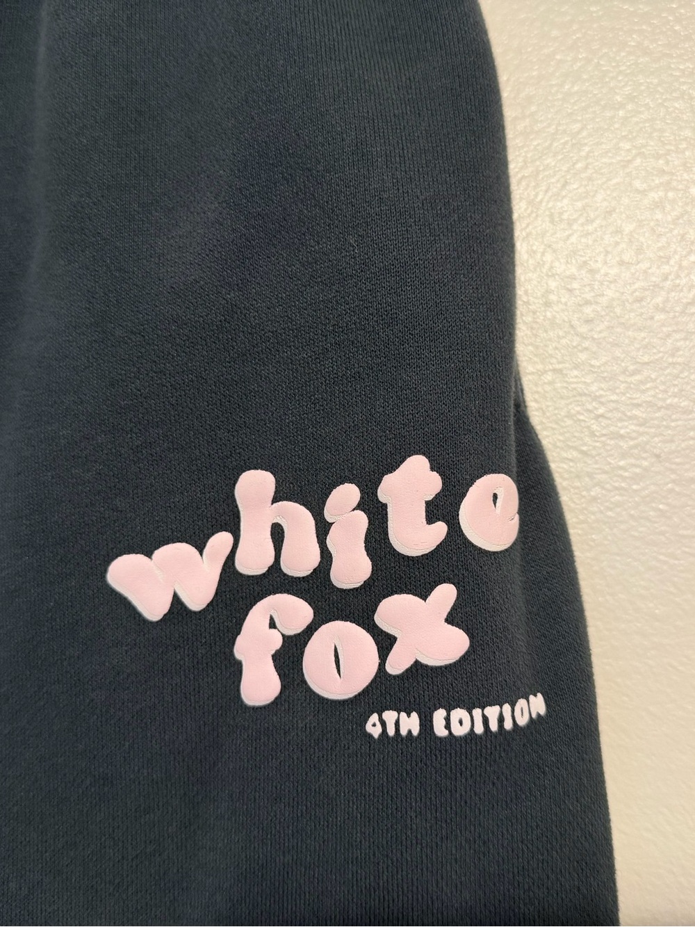 White Fox Boutique 4th Edition Set Green and Pink Bubble Lettering Size S/M EUC - Picture 5 of 10